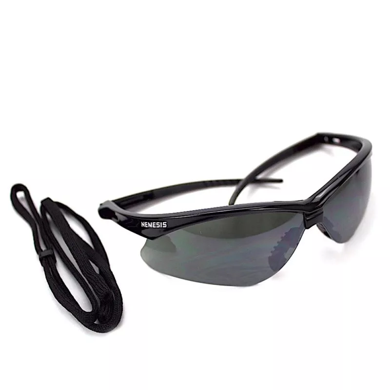 lente-seguridad-nemesis-gris-humo-camuflaje-chiapas Lente de seguridad Nemesis con mica color humo para el sol y un armazón color negro. A la venta en Tuxtla, San Cristóbal y Tapachula.